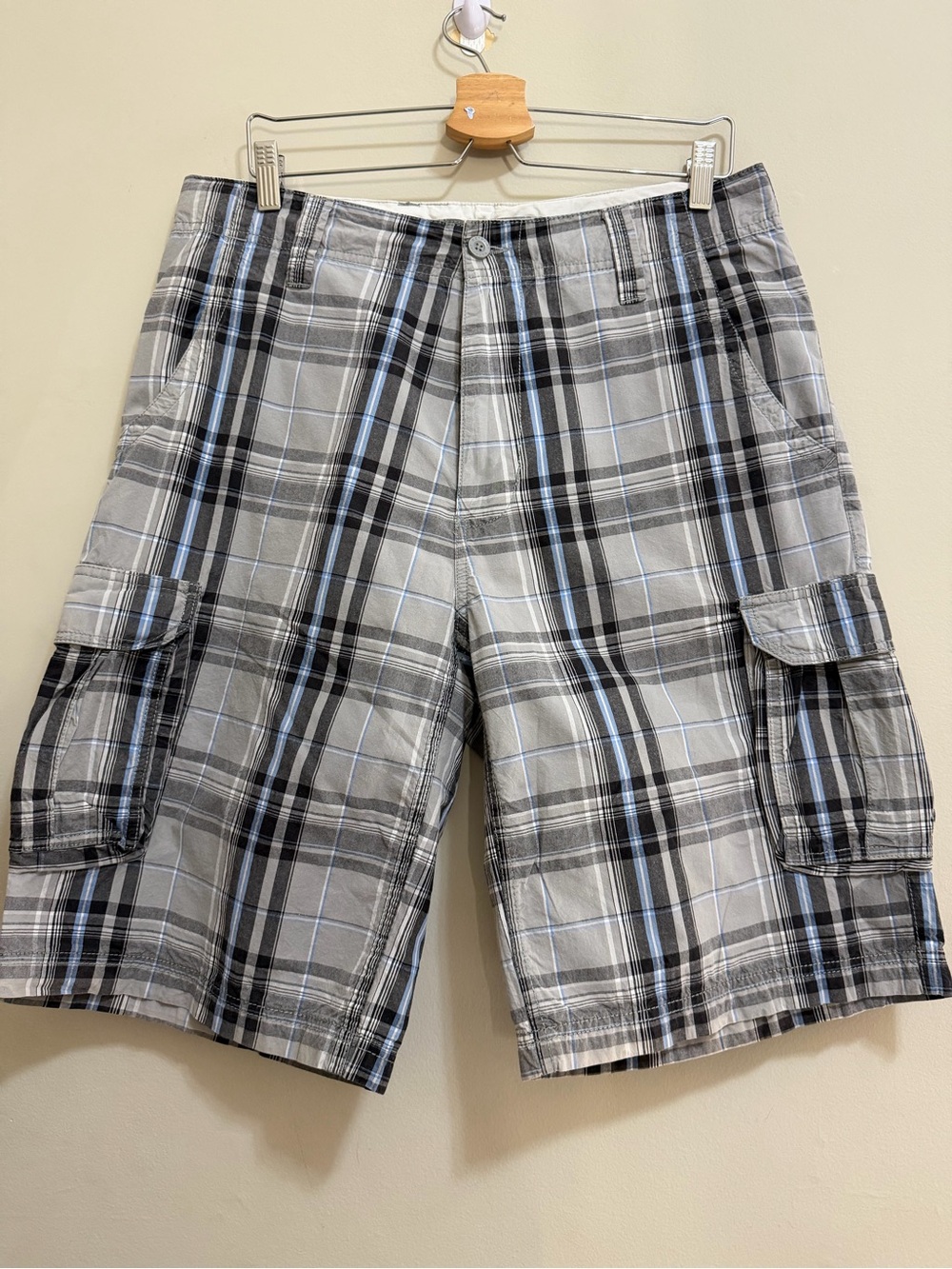 Men's Gray Plaid Cargo Shorts with Light Blue Stripe 100% cotton